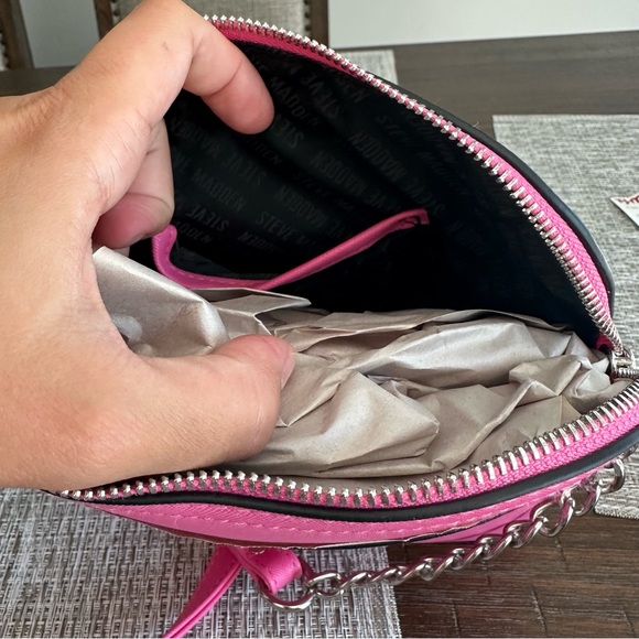 New STEVE MADDEN Women’s BMAGGIE CROSSBODY Handbag Purse BRIGHT PINK - Picture 6 of 6